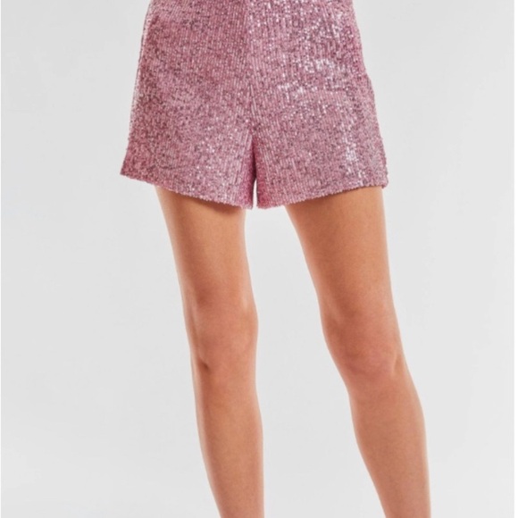NOLISHOP-PINK SEQUIN SHORTS-NWT - Picture 4 of 7
